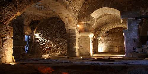 Photo des caves du Plais Saint-Firmin