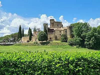 Château de Lourmarin - Monument historique dans le Luberon