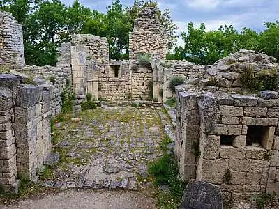 Fort de Buoux - Monument historique dans le Luberon